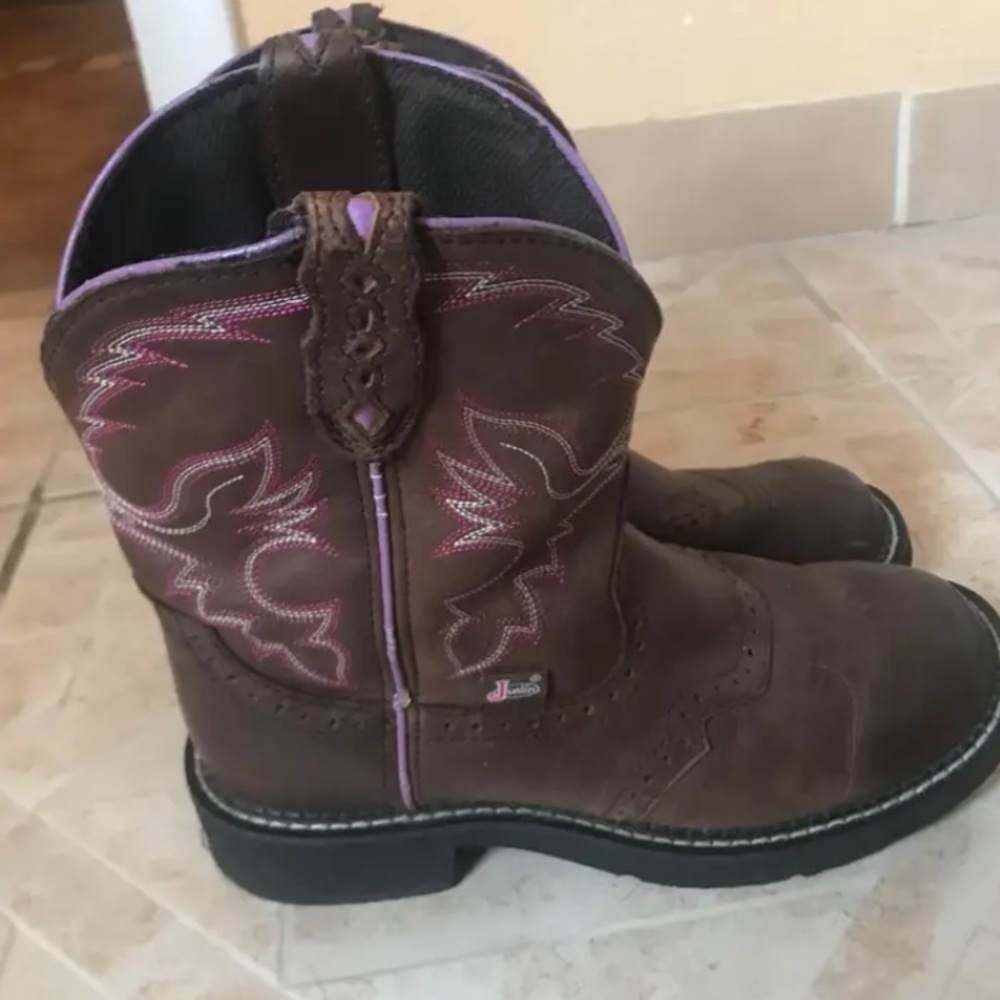 Justin ladies boots size 8